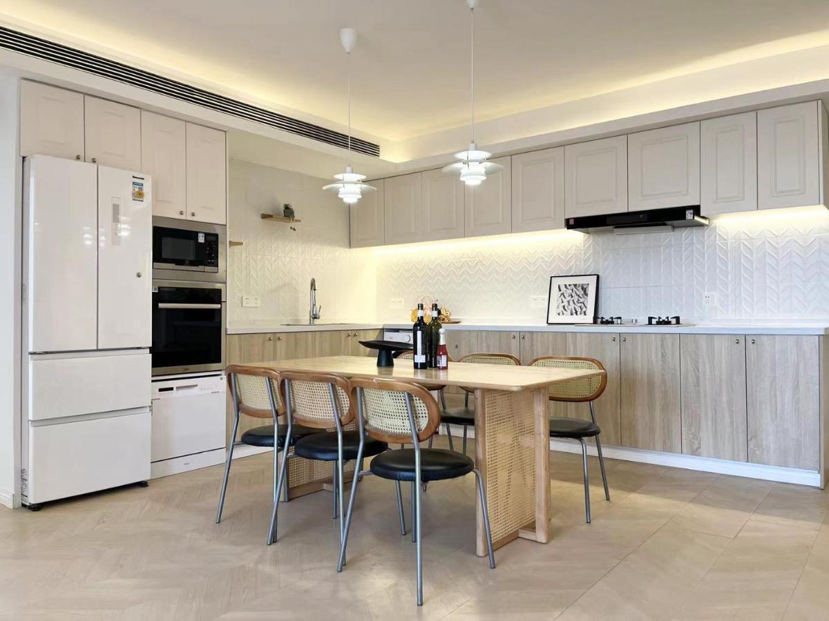 Warm Four Bedroom With Huangpu River View Apartamento Xangai