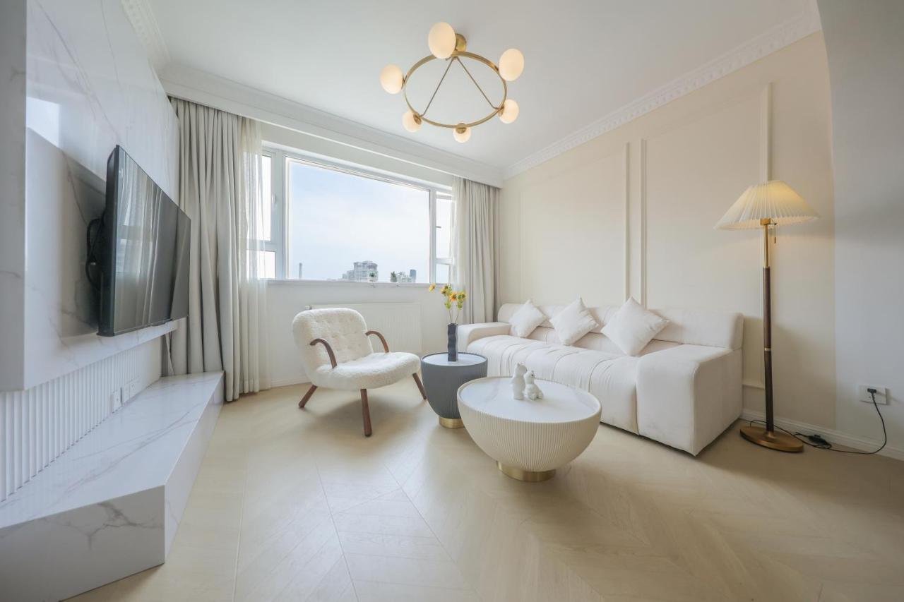 Apartemen Warm Four Bedroom With Huangpu River View Shanghai