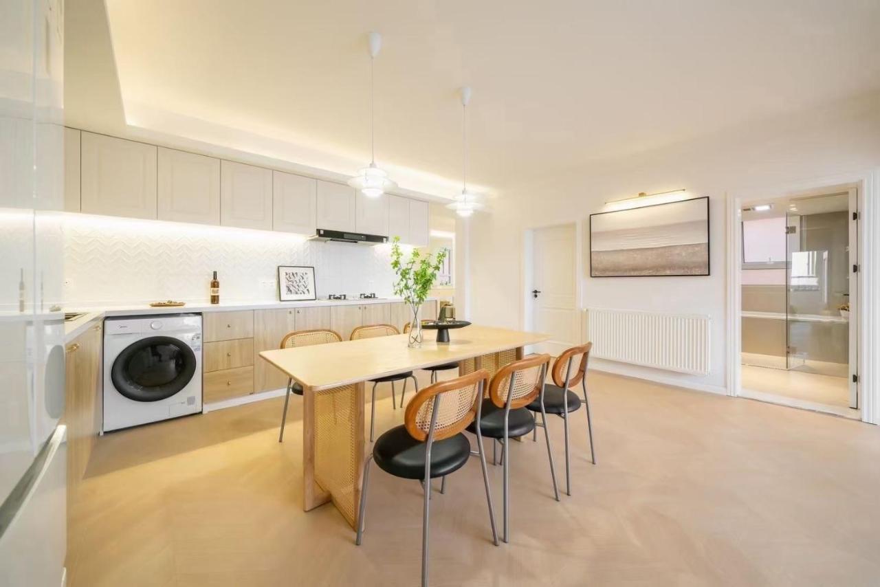 Warm Four Bedroom With Huangpu River View *