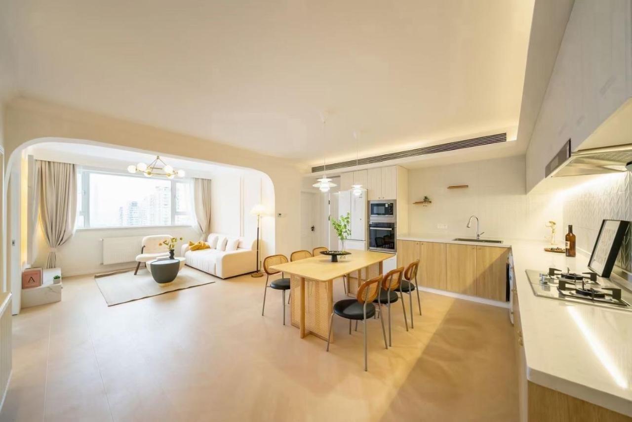 Warm Four Bedroom With Huangpu River View