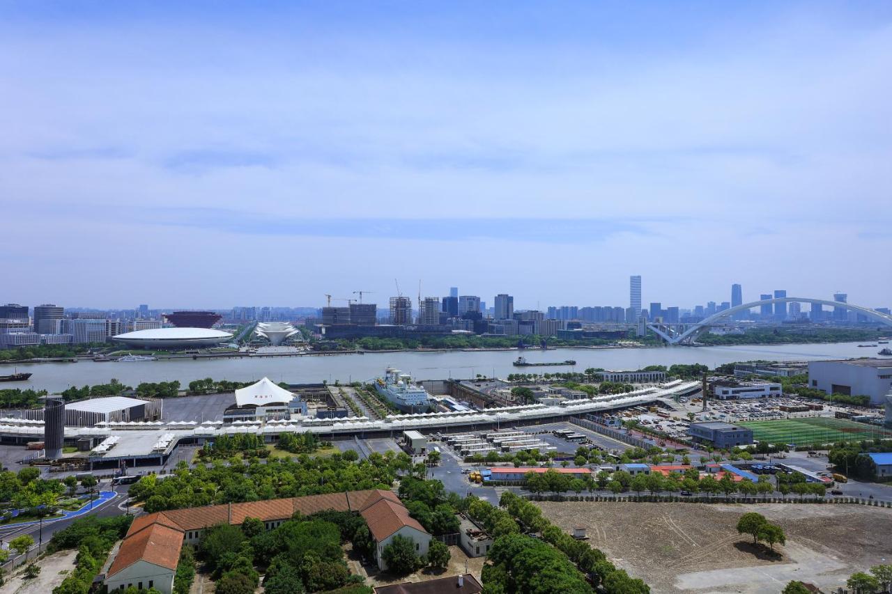 Warm Four Bedroom With Huangpu River View Căn hộ *